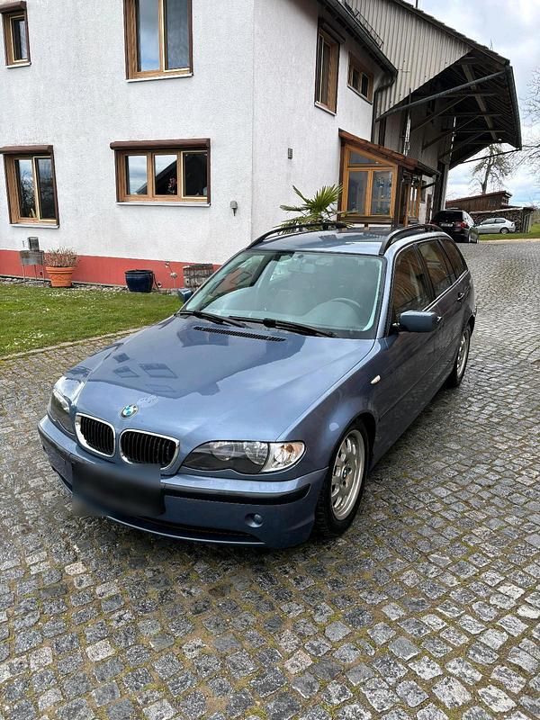 Second-hand BMW 320 150 CP (110 kW) 2002 Albastru Break