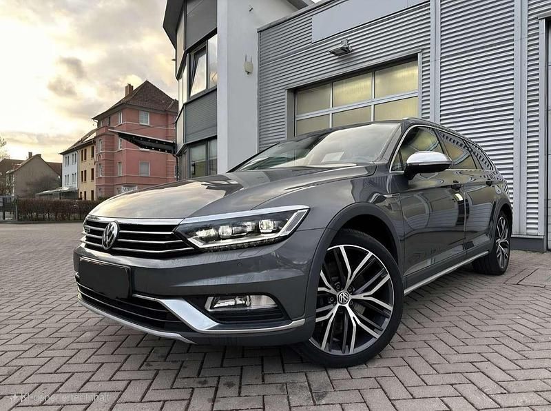Grau Gebraucht 2016 VW Passat Alltrack Kombi | 18.999 € (Fairer Preis) - Bild 1/4
