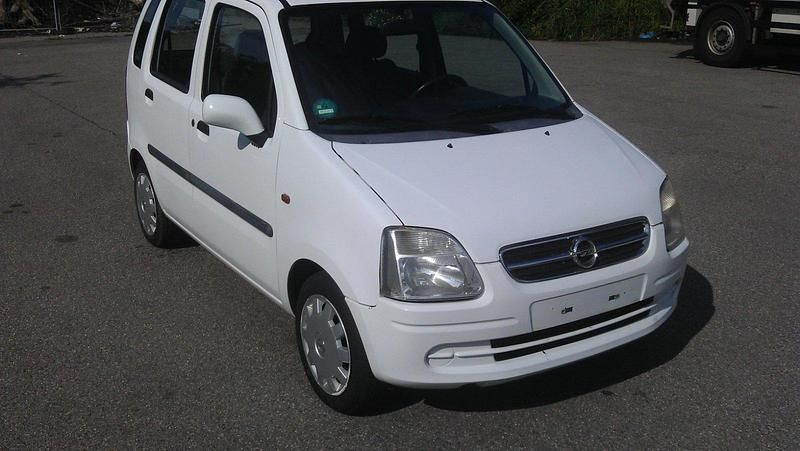 Weiß Gebraucht 2003 Opel Agila Kleinwagen | 1.500 € (Fairer Preis) - Bild 1/4
