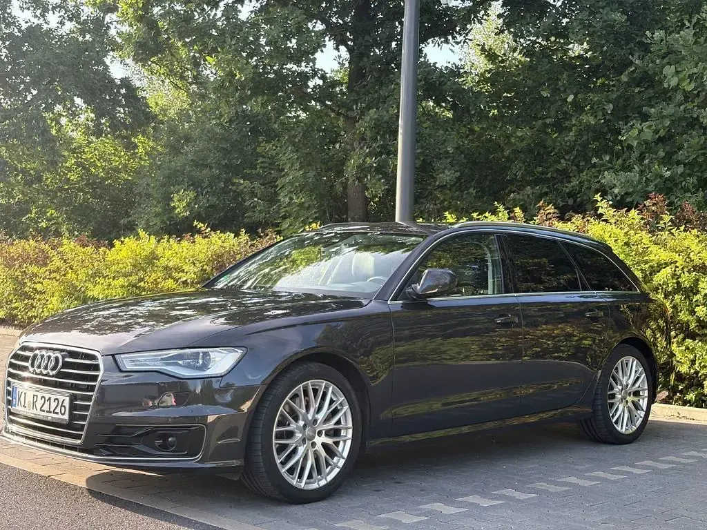Gebraucht Audi A6 Sport 218 PS (160 kW) 2015 Grau Kombi