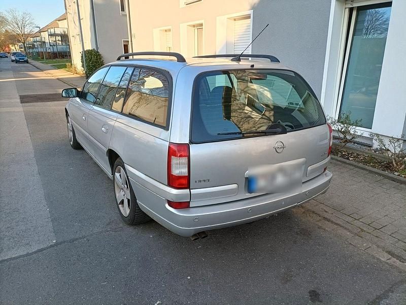 Gebraucht Opel Omega Design Edition 218 PS (160 kW) 2001 Silber Kombi