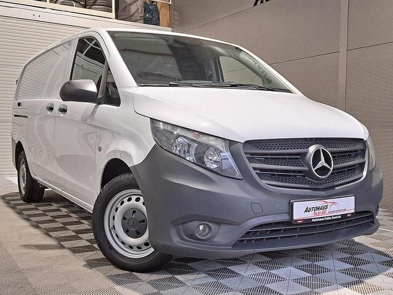 Weiß Gebraucht 2021 Mercedes Vito Van | 15.970 € - Bild 1/3