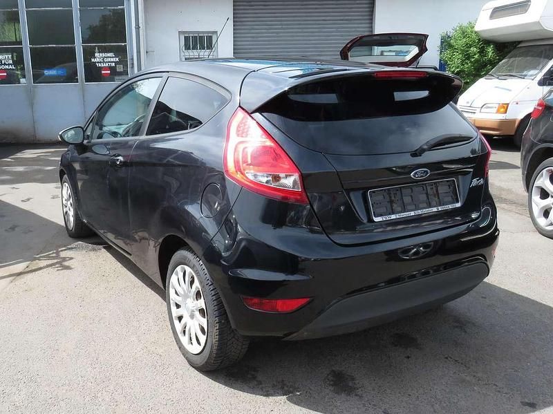 Gebraucht Ford Fiesta Trend 82 PS (60 kW) 2012 Pantherschwarz metallic Kleinwagen