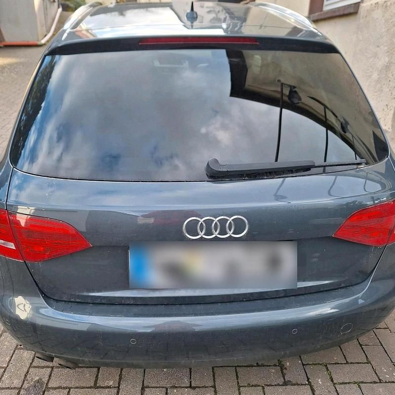 Gebraucht Audi A4 Comfort 143 PS (105 kW) 2010 Grau Kombi