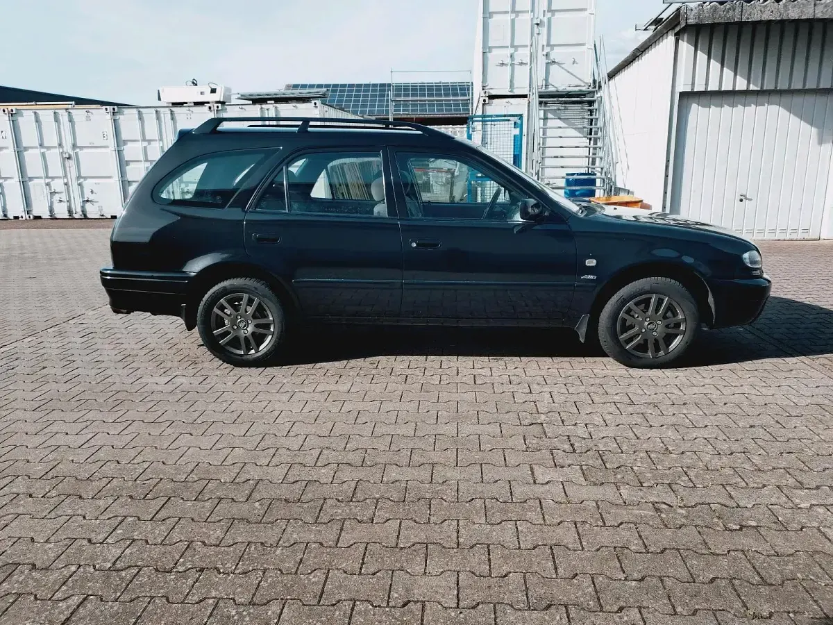 Gebraucht Toyota Corolla 110 PS (80 kW) 2000 Schwarz Kombi