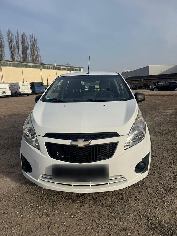 Gebraucht Chevrolet Spark 68 PS (50 kW) 2012 Weiß Kleinwagen