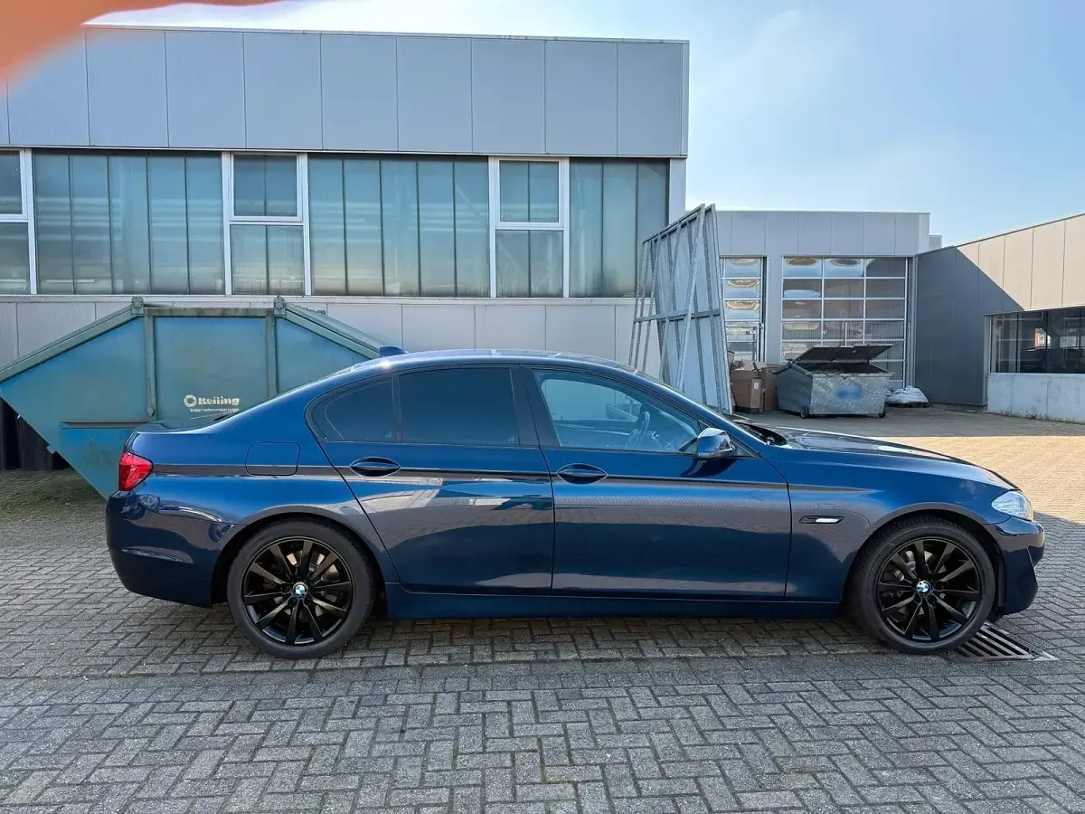 Gebraucht BMW 520 184 PS (135 kW) 2012 Blau Limousine