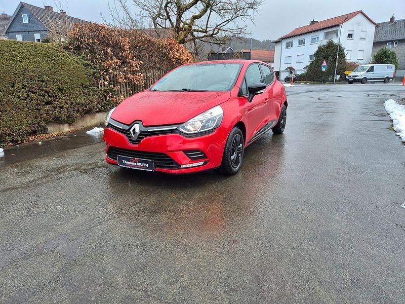 Gebraucht Renault Clio IV LIMITED 73 PS (53 kW) 2017 Gold Limousine