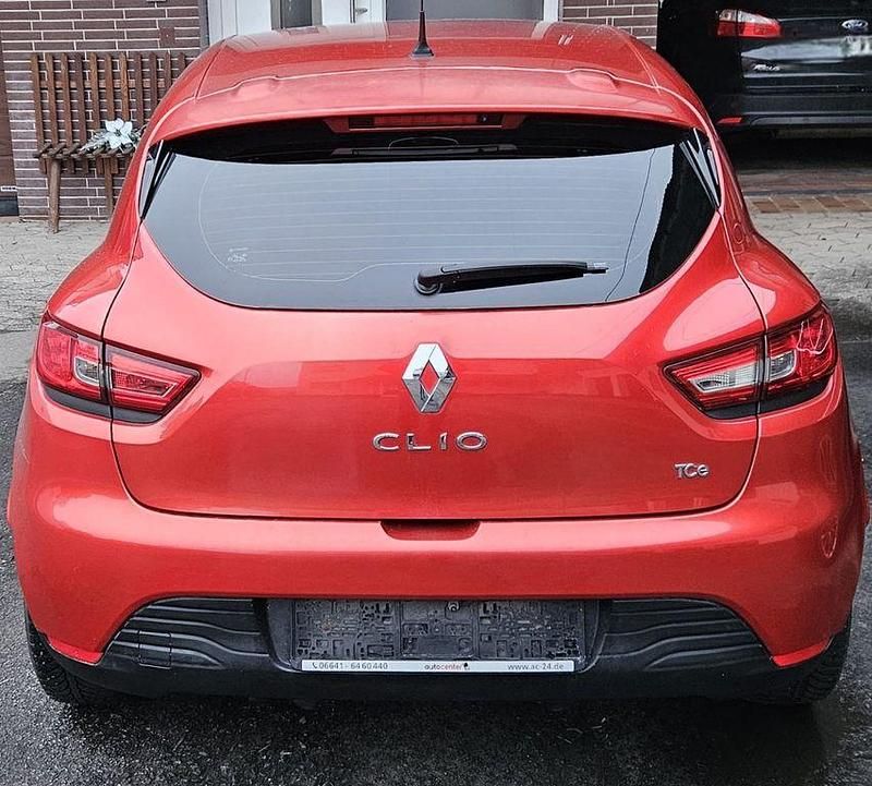 Rot Gebraucht 2013 Renault Clio IV Dynamique Limousine | 4.800 € (Fairer Preis) - Bild 1/4