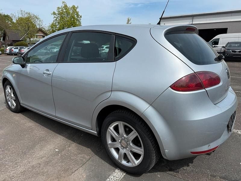 Second-hand Seat Leon 140 CP (102 kW) 2006 Argintiu Hatchback