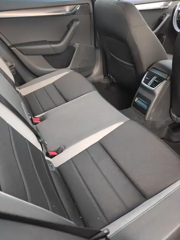 Gebraucht Skoda Octavia Joy 110 PS (80 kW) 2016 Blau Kombi