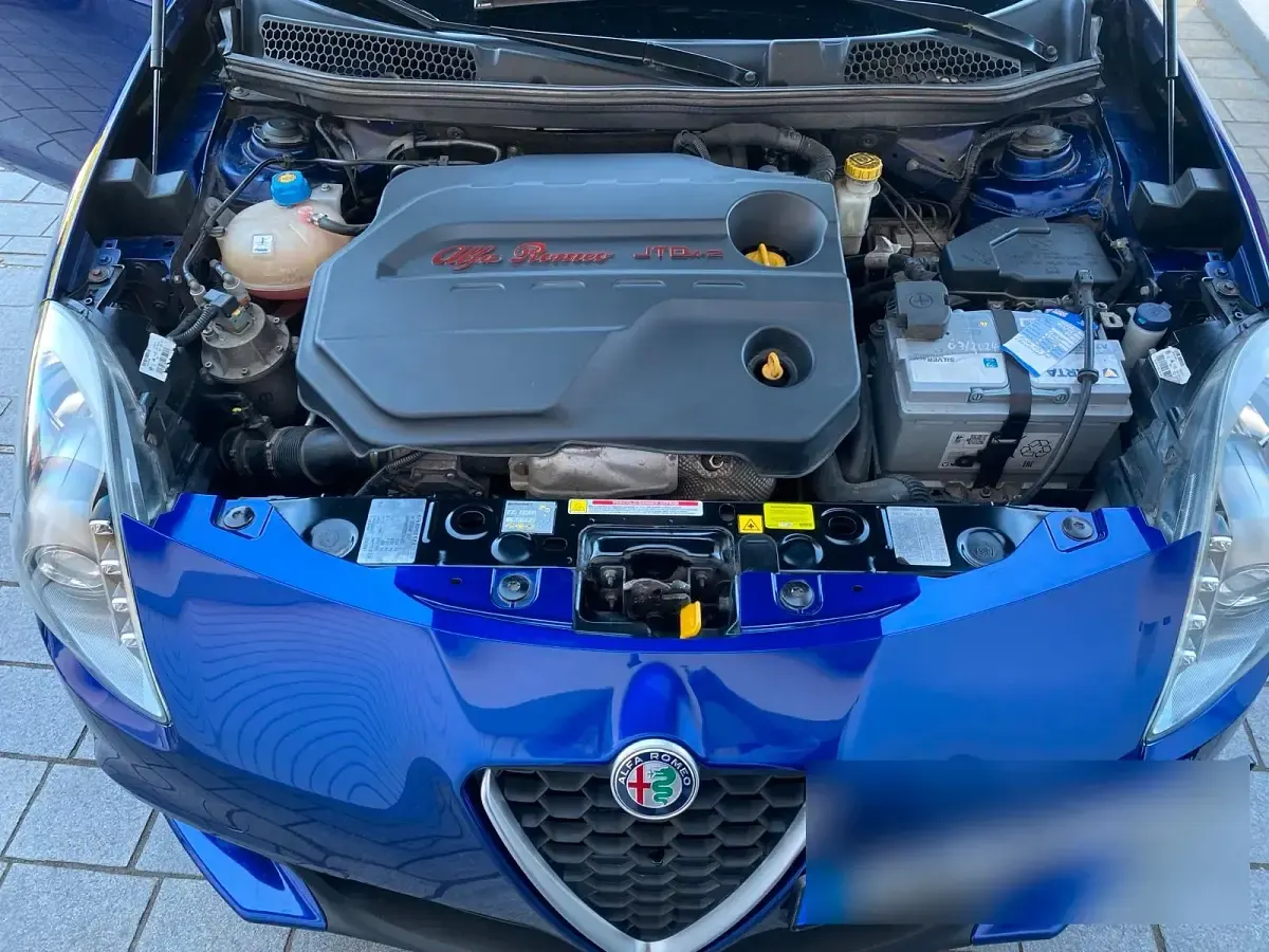 Gebraucht Alfa Romeo Giulietta 120 PS (88 kW) 2016 Blau Kleinwagen