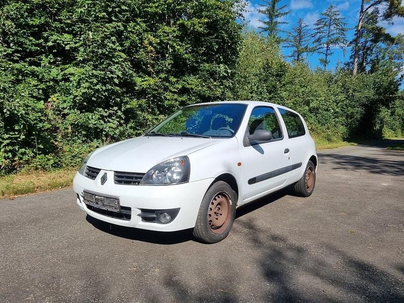 Weiß Gebraucht 2009 Renault Clio II Campus Kleinwagen | 2.350 € (Fairer Preis) - Bild 1/4