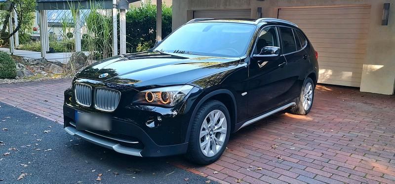 Schwarz Gebraucht 2010 BMW X1 SUV | 12.550 € (Etwas zu teuer) - Bild 1/4