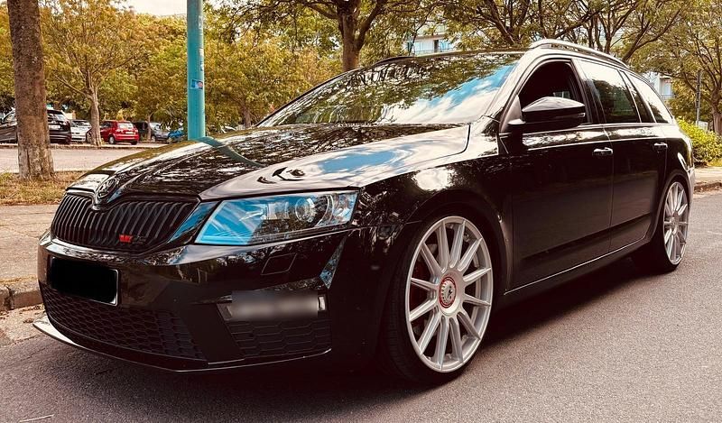 Schwarz Gebraucht 2013 Skoda Octavia RS Kombi | 11.999 € (Teuer) - Bild 1/4