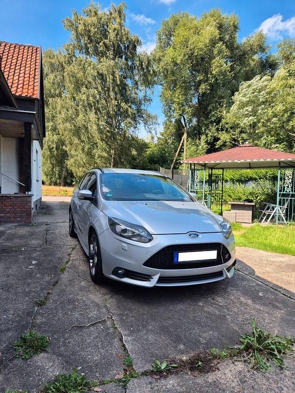 Gebraucht Ford Focus ST 250 PS (183 kW) 2013 Silber Kombi