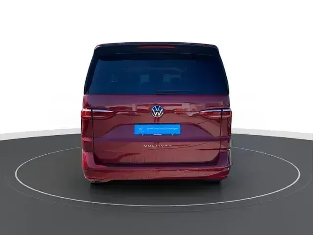 Gebraucht VW Multivan Basis 150 PS (110 kW) 2024 Rot Van / Kleinbus