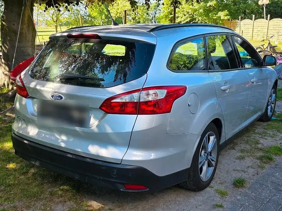 Gebraucht Ford Focus 116 PS (85 kW) 2014 Silber Kombi