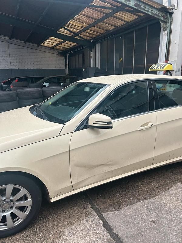 Gebraucht Mercedes E200 136 PS (100 kW) 2015 Limousine