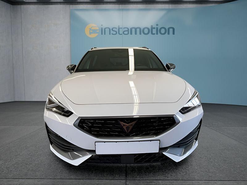 Weiß Gebraucht 2023 Cupra Leon VZ Kombi | 35.999 € (Fairer Preis) - Bild 1/4