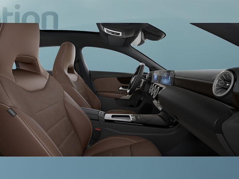 Gebraucht Mercedes CLA250e 218 PS (160 kW) 2025 Weiß Limousine