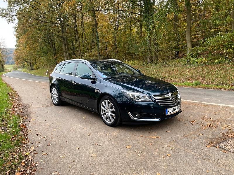 Grün Gebraucht 2014 Opel Insignia Kombi | 5.250 € (Guter Preis) - Bild 1/4