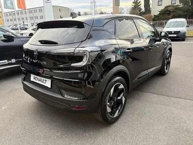 Second-hand Renault Captur Techno 140 CP (102 kW) 2025 Negru SUV