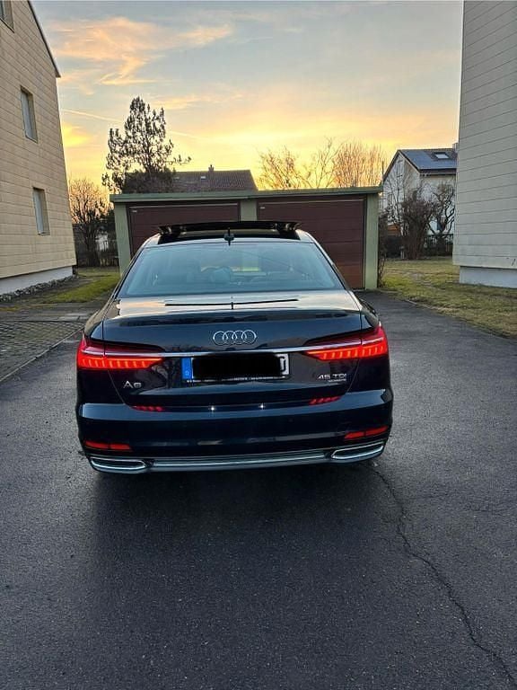 Gebraucht Audi A6 Ambiente 231 PS (169 kW) 2019 Blau Limousine