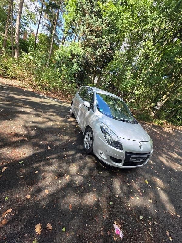 Gebraucht Renault Scénic III 110 PS (80 kW) 2011 Silber Van / Kleinbus