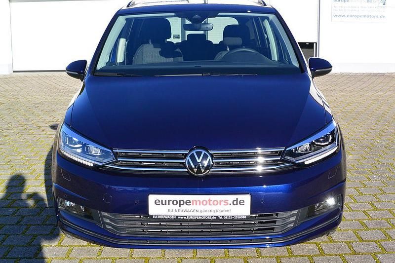 Neu VW Touran Edition 150 PS (110 kW) 2026 Blau Van / Kleinbus