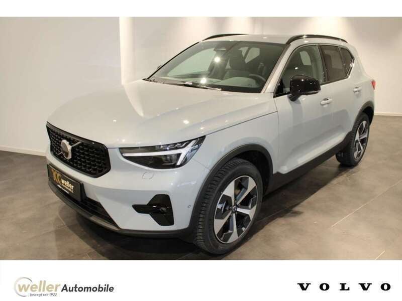 Grau Neu 2025 Volvo XC40 Business Edition SUV | 41.900 € (Fairer Preis) - Bild 1/4