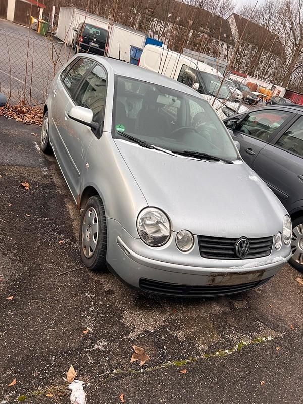 Silber Gebraucht 2005 VW Polo Limousine | 550 € (Superpreis) - Bild 1/4
