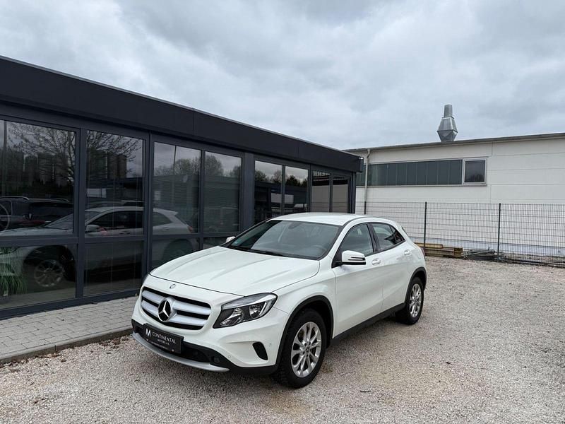 Gebraucht Mercedes GLA200 136 PS (100 kW) 2016 Weiß SUV