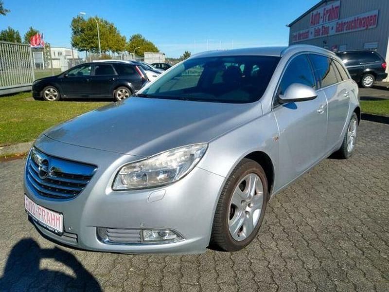 Silber Gebraucht 2011 Opel Insignia Design Edition Kombi | 7.490 € (Teuer) - Bild 1/4