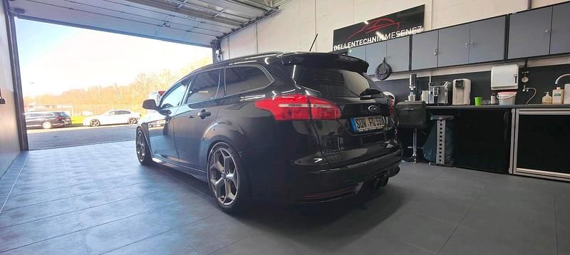 Gebraucht Ford Focus ST 330 PS (242 kW) 2017 Schwarz Kombi