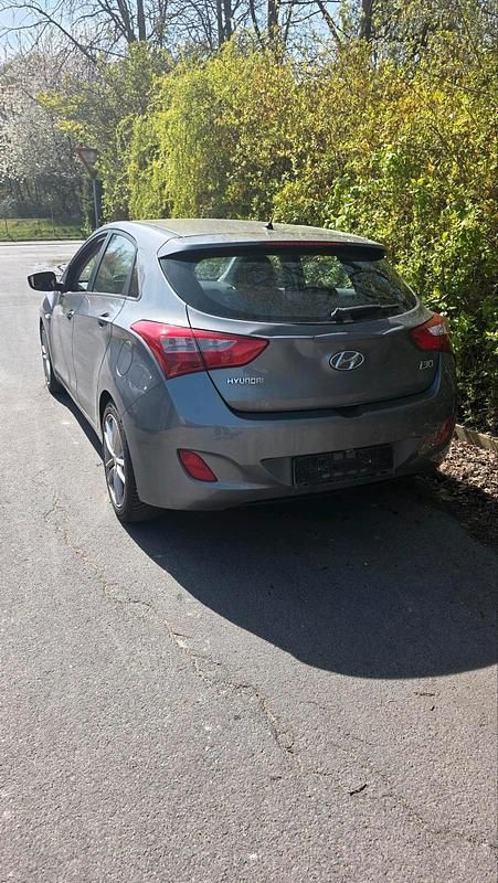 Gebraucht Hyundai i30 99 PS (72 kW) 2005 Grau Limousine