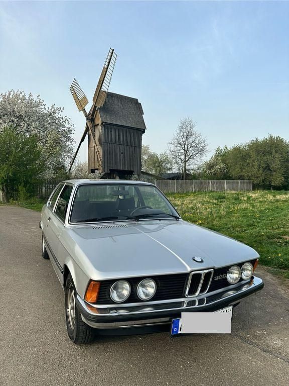 Grau Gebraucht 1977 BMW 320 Coupé | 9.990 € - Bild 1/4