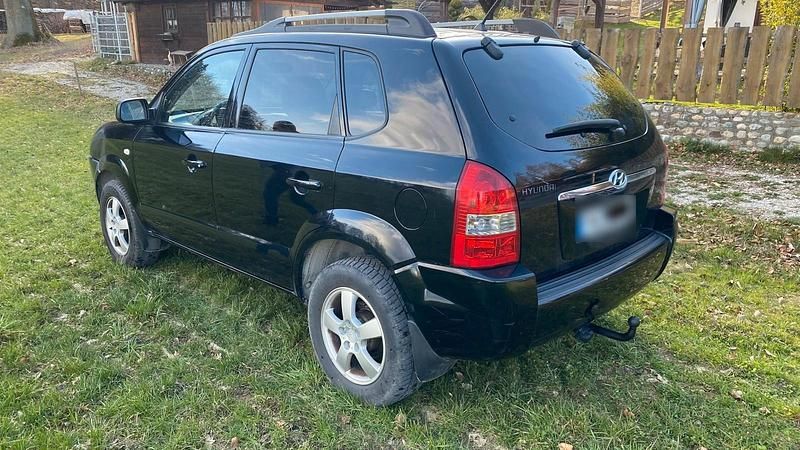 Gebraucht Hyundai Tucson 141 PS (103 kW) 2007 Schwarz SUV