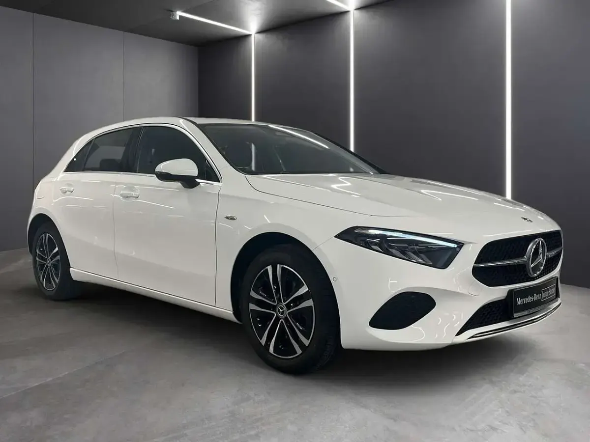 Gebraucht Mercedes A250 Progressive 218 PS (160 kW) 2025 Weiß Limousine