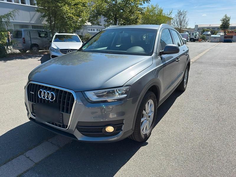 Grau Gebraucht 2012 Audi Q3 SUV | 6.400 € (Superpreis) - Bild 1/4