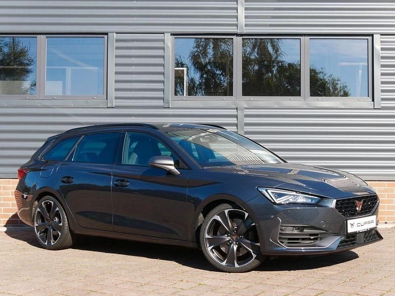 Grau Gebraucht 2021 Cupra Leon VZ Limousine | 31.890 € (Fairer Preis) - Bild 1/4
