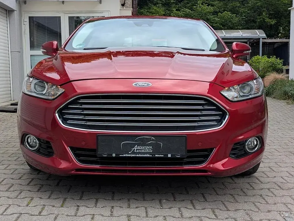 Gebraucht Ford Mondeo Titanium 160 PS (117 kW) 2015 Rot Limousine