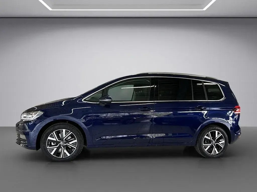 Gebraucht VW Touran Highline 150 PS (110 kW) 2026 Blau Van / Kleinbus