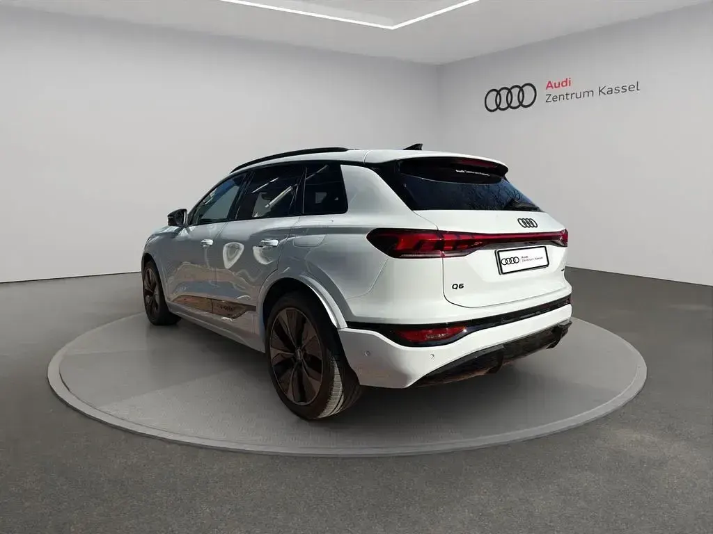 Gebraucht Audi Q6 e-tron S-Line 284 kW (387 PS) 2025 Weiß SUV