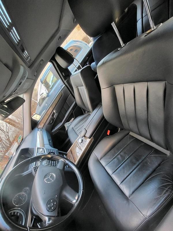Gebraucht Mercedes E350 231 PS (169 kW) 2010 Schwarz Kombi