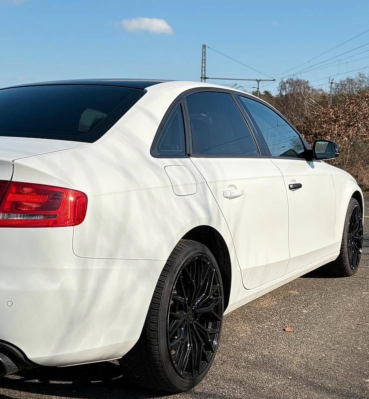 Gebraucht Audi A4 Attraction 170 PS (125 kW) 2011 Weiß Limousine