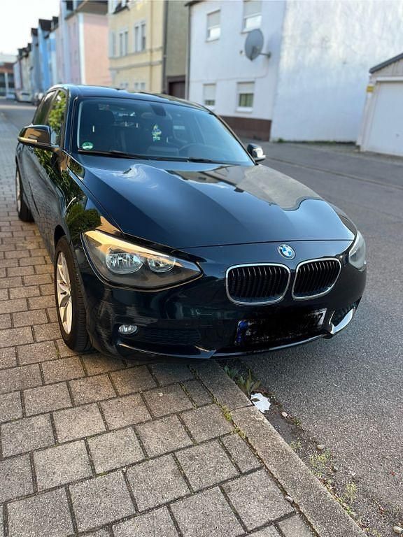 Schwarz Gebraucht 2012 BMW 116 Efficient Dynamics Kleinwagen | 5.800 € (Guter Preis) - Bild 1/4