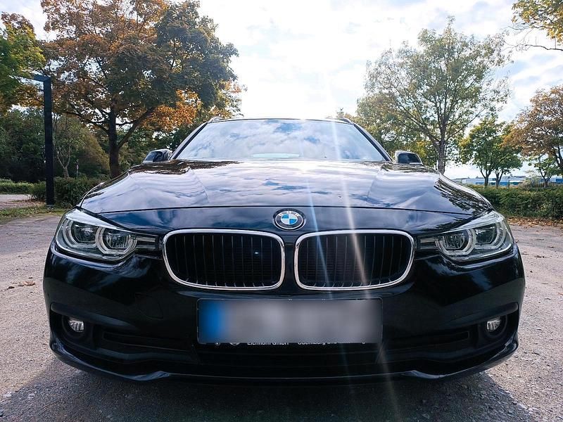 Schwarz Gebraucht 2018 BMW 318 Kombi | 9.500 € (Fairer Preis) - Bild 1/4
