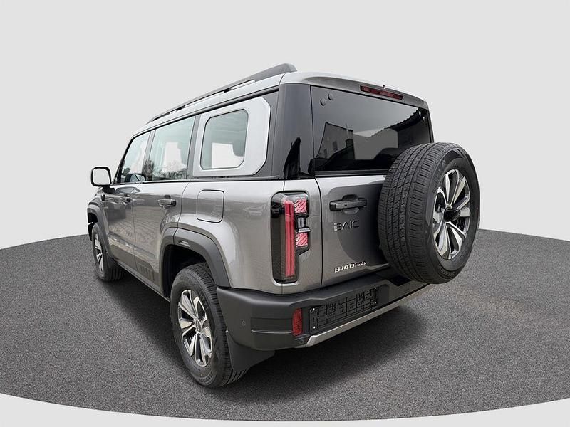 Nowe Baic BJ40 234 KM (172 kW) 2026 Szary SUV