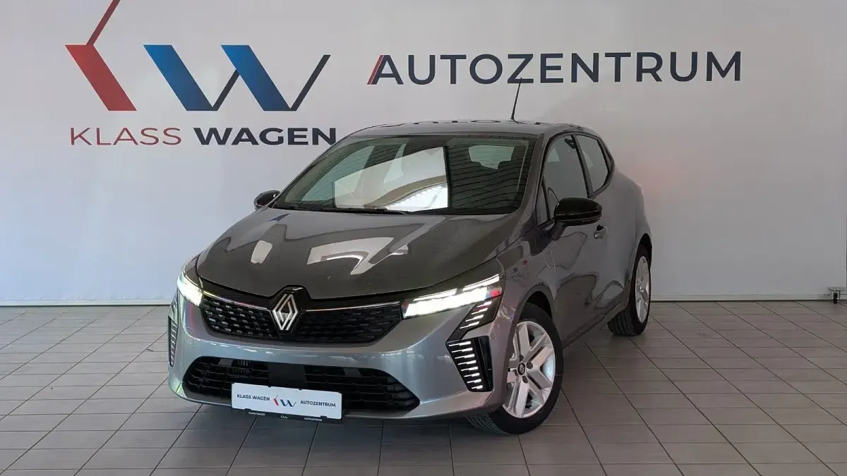 Begagnad Renault Clio V Evolution 90 HK (66 kW) 2024 Grå Halvkombi